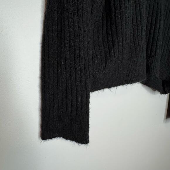 One Grey Day Miles Pullover Sweater Black Ribbed Distressed NWT Size Small - Picture 4 of 8